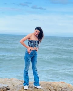 Sezal Sharma Photos: દરિયા કિનારે સિઝલિંગ અવતારમાં પોઝ આપતી જોવા મળી સેજલ શર્મા