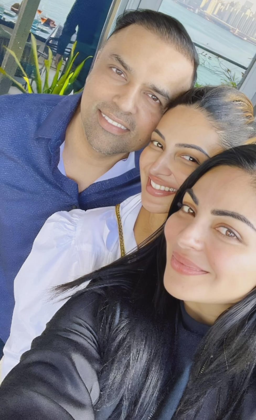 Neeru Bajwa: ਨੀਰੂ ਬਾਜਵਾ ਨੇ ਹੌਂਗ ਕੌਂਗ 'ਚ ਭੈਣ ਰੁਬੀਨਾ ਨਾਲ ਮਨਾਇਆ ਨਵਾਂ ਸਾਲ, ਖੂਬਸੂਰਤ ਤਸਵੀਰਾਂ 'ਚ ਮਸਤੀ ਕਰਦੀ ਆਈ ਨਜ਼ਰ