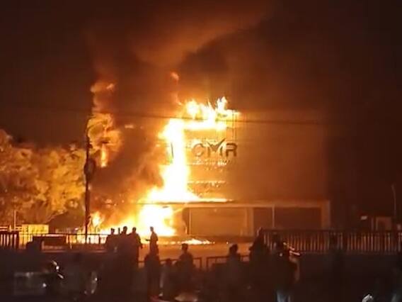 Fire Accident at Uppal CMR Shopping Mall : ఉప్పల్ సీఎంఆర్ షాపింగ్ మాల్ లో భారీ అగ్నిప్రమాదం | ABP