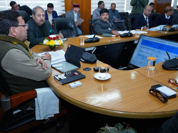 Dehradun CM Pushkar Singh Dhami held review meeting of energy department with officials ANN UJVNL की जमीन का पर्यटन की गतिविधियों के लिए हो इस्तेमाल, CM धामी ने की ऊर्जा विभाग की समीक्षा