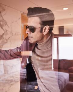 Manoj Bajpayee Home: मुंबई में आलीशान घर में रहते हैं मनोज बाजपेयी, घर का हर एक कोना है बेहद खूबसूरत, देखें एक्टर के ड्रीम होम की इनसाइड तस्वीरें