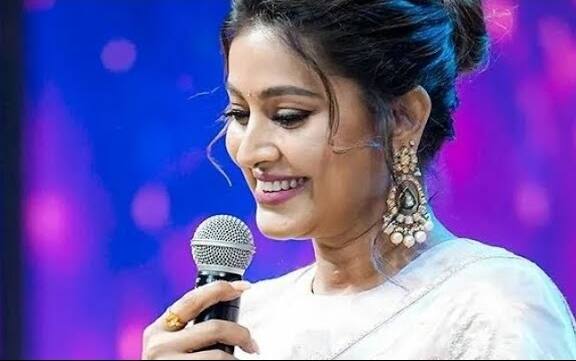 'வசீகரா' படத்திற்கு பிறகு மீண்டும் நடிகர் விஜய்யுடன் இணைந்து நடிப்பது மிகவும் சந்தோஷமாக உள்ளது. என்னுடைய கதாபாத்திரம் ரசிகர்களுக்கு மிகவும் பிடிக்கும் என தனது உற்சாகத்தை வெளிப்படுத்தியுள்ளார் சினேகா.