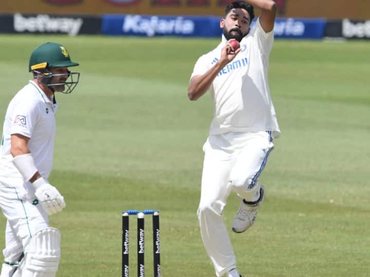 Mohammed Siraj Five Wickets In Cape Town IND vs SA 2nd Test Latest Sports News IND vs SA: मोहम्मद सिराज ने रचा इतिहास, पहले ही सेशन में 5 बल्लेबाजों को किया आउट
