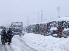 बर्फ का रंग सफेद ही क्यों होता है, लाल-पीला या नीला क्यों नहीं?