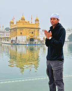 Navdeep Saini : காதல் மனைவியுடன் தங்க கோவிலில் தரிசனம் செய்த நவ்தீப் சைனி!