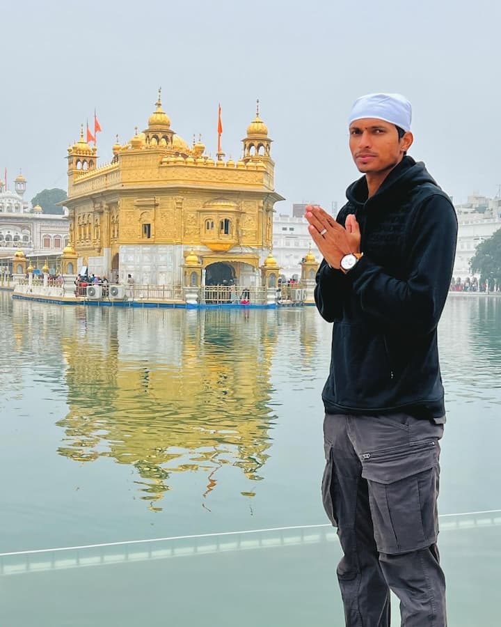 இந்திய கிரிக்கெட் அணியில் வேகப்பந்து வீச்சாளராக செயல்பட்டு வருபவர் நவ்தீப் சைனி.