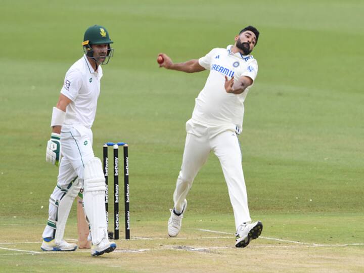 Mohammed Siraj became only the second Indian bowler after Maninder Singh to complete a five-wicket haul before Lunch On Day 1 of a Test match. In this piece, let's find out where his spell stands among the fastest Test fifers by an Indian. (Image Credit: Getty)