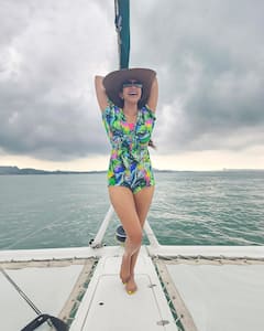 Lakshmi Manchu Photos : గ్లామర్ డోస్ పెంచిన మంచు లక్ష్మీ.. వాటర్ బేబీ అంటూ క్యాప్షన్