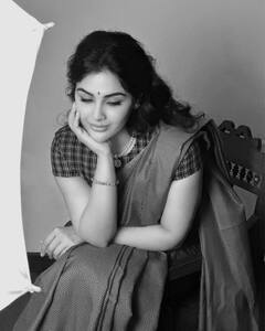 Samyuktha Meanon Photos : థ్రో బ్యాక్ థర్స్​ డే అంటూ డెవిల్​ లుక్స్​ షేర్ చేసిన సంయుక్త మీనన్