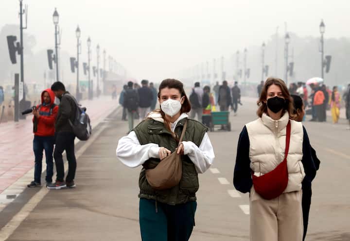 गुरुवार को दिल्ली के पालम में सामान्य से 7.3 डिग्री कम तापमान रहा. अधिकतम तापमान 11.4 डिग्री दर्ज किया गया. वहीं सामान्य से 6.8 डिग्री कम तापमान रहा. अधिकतम तापमान 12.5 डिग्री दर्ज किया गया.रिज में सामान्य से 4.8 डिग्री कम तापमान रहा. आया नगर में अधिकतम तापमान 12 डिग्री दर्ज किया गया. सामान्य से 5.4 डिग्री कम तापमान रहा. अधिकतम तापमान 11.6 डिग्री दर्ज किया गया.