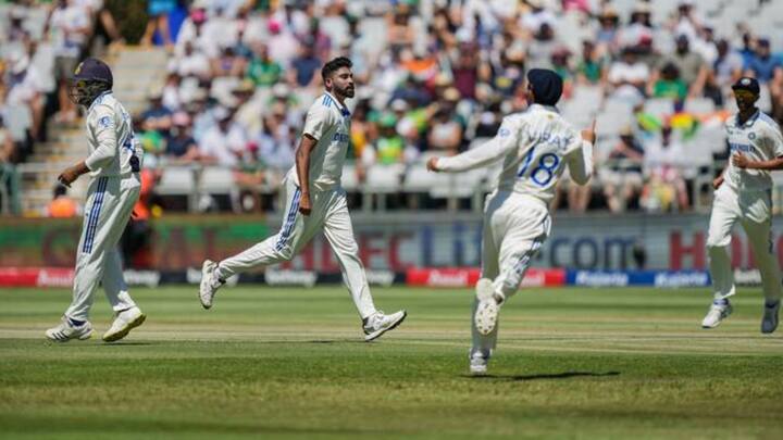 India vs South Africa 2nd Test: বুধবার কেপ টাউনেই নিজের টেস্ট কেরিয়ারের সেরা স্পেল বল করে ছয় উইকেট নেন মহম্মদ সিরাজ।