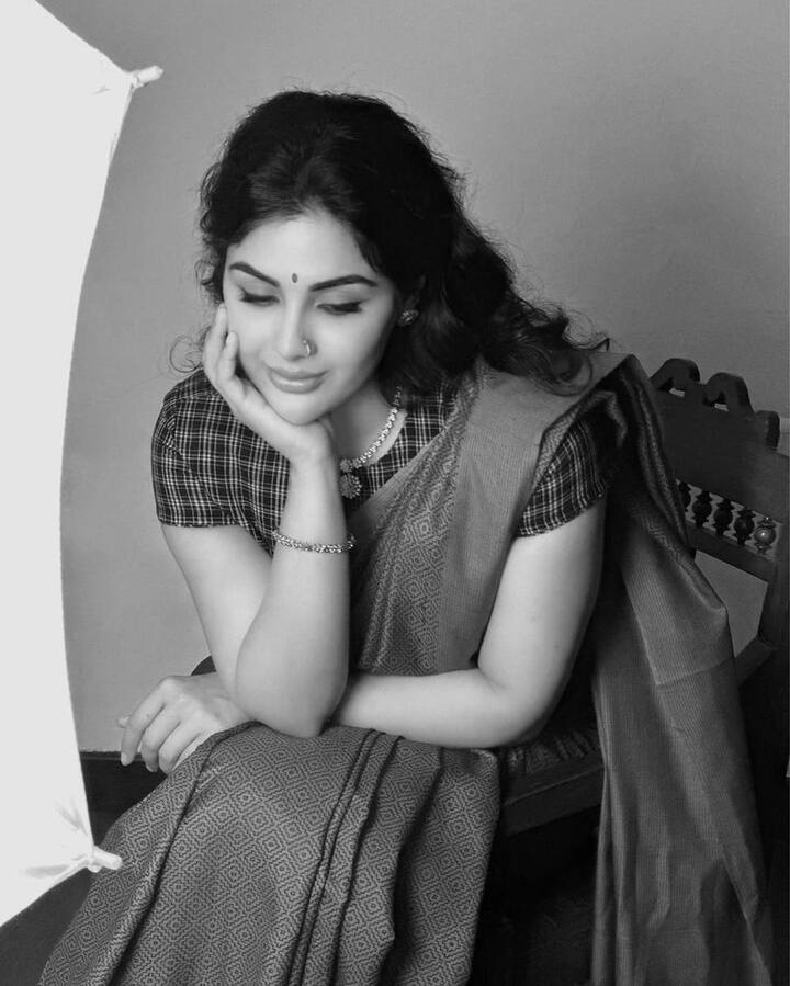தற்போது டெவில் எனும் தெலுங்கு படத்தில் நைஷதா எனும் கதாபாத்திரத்தில் நடித்து வருகிறார்.