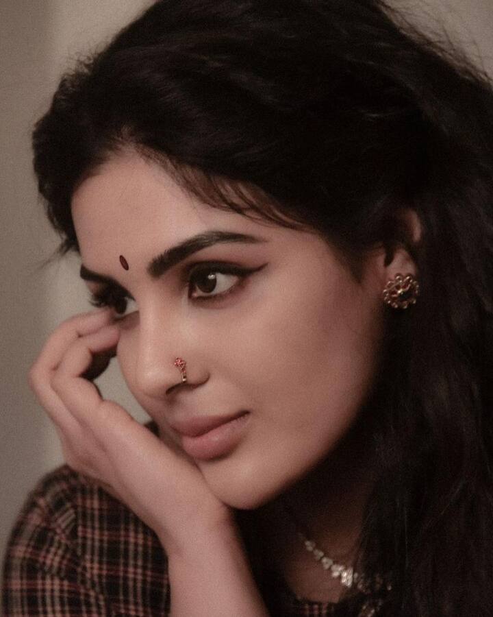 டெவில் படத்தின் லுக் டெஸ்டில் எடுக்கப்பட்ட புகைப்படங்களை தற்போது இன்ஸ்டா பக்கத்தில் பதிவிட்டுள்ளார்
