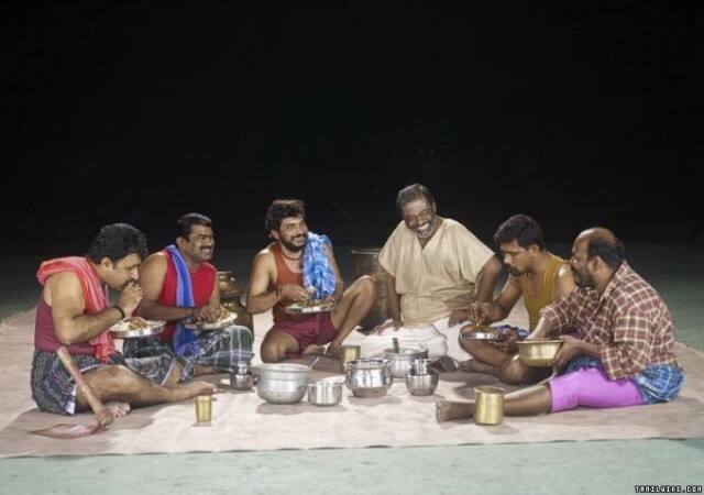 முதல் பாகத்தில் மணிவண்ணன், பொன்னவண்ணன், கே.பி. ஜெகன், சீமான், ரவி மரியா, தருண் கோபி, ராஜ் கபூர், ஜி.எம்.குமார், நந்தா பெரியசாமி, சிங்கம் புலி உள்ளிட்ட பலர் நடித்திருந்தனர். உருவாக இருக்கும் மாயாண்டி குடும்பத்தார் - 2 படத்திலும் முதல் பாகத்தில் நடித்த பலரும் நடிக்க உள்ளனர் என கூறப்படுகிறது.