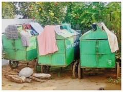 सरकारी पैसा बर्बाद! घर-घर कचरा उठाने के लिए खरीदा गया ठेला बना कबाड़