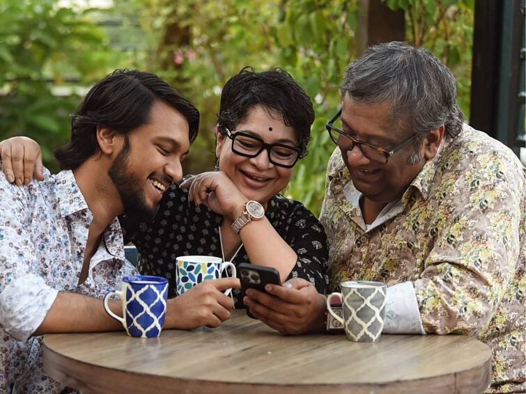 Kaushik Ganguly along with son Ujaan wife churni announces new venture The Screenplayers know in details Kaushik Ganuly: নতুন বছরে নতুন উদ্যোগের ঘোষণা কৌশিক-চূর্ণী-উজানের, তৈরি হল 'দ্য স্ক্রিনপ্লেয়ার্স'