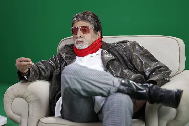 अपने ब्लॉग में अमिताभ बच्चन ने कई यादें भी पिरोयी, उन्होंने लिखा कि कैसे एक बार स्कूल के दिनों में सारे क्लास स्टूडेंट केमिस्ट्री लैब में गए और कई एलिमेंट्स को मिलाया और एल्कोहल की वजह से कई लोगों की तबीयत खराब हो गई थी.