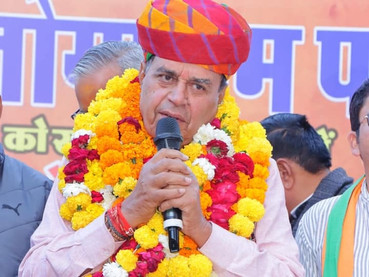 Rajasthan News: मंत्री बनने के बाद पहली बार जोधपुर पहुंचे जोगाराम पटेल, बोले- '10-15 दिनों में सभी अपराधी होंगे सलाखों के पीछे' Rajasthan Jogaram Patel reached Jodhpur for the first time after becoming Cabinet minister ANN Rajasthan News: मंत्री बनने के बाद पहली बार जोधपुर पहुंचे जोगाराम पटेल, बोले- '10-15 दिनों में सभी अपराधी होंगे सलाखों के पीछे'