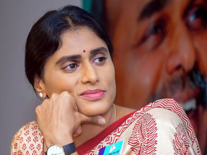 YS Sharmila Joins Congress Andhra Pradesh CM Jagan Reddy Sister YSRTP