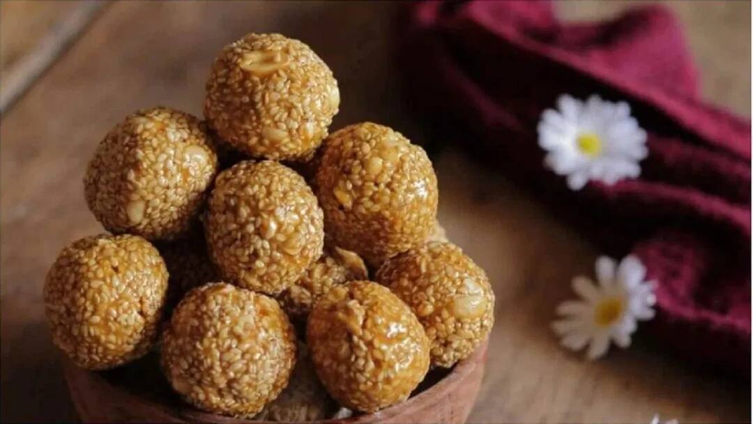 Makar Sankranti 2024 importance of sesame seeds know benefits marathi news Makar Sankranti 2024 : संक्रांतीला तिळाचे लाडू बनवताय? वाचा तिळाचे भन्नाट फायदे