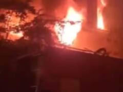 Delhi AIIMS में लगी भीषण आग से मचा हड़कंप, हताहत की कोई सूचना नहीं 