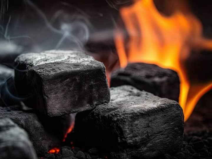 Coal is black and fire is red then why is the color of smoke white do you know the reason कोयला काला और आग लाल, फिर धुएं का रंग सफेद क्यों, क्या आपको पता है इसकी वजह?