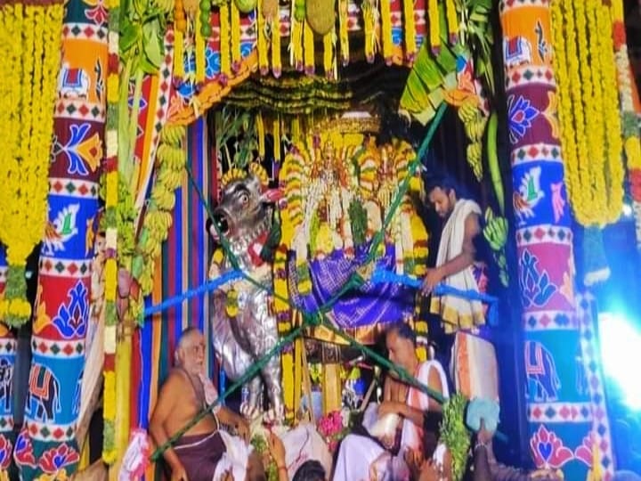 Madurai Temple: மதுரை மீனாட்சியம்மன் கோயில் அஷ்டமி சப்பர விழா - வழிநெடுகிலும் ஆயிரக்கணக்கான பக்தர்கள் சாமி தரிசனம்