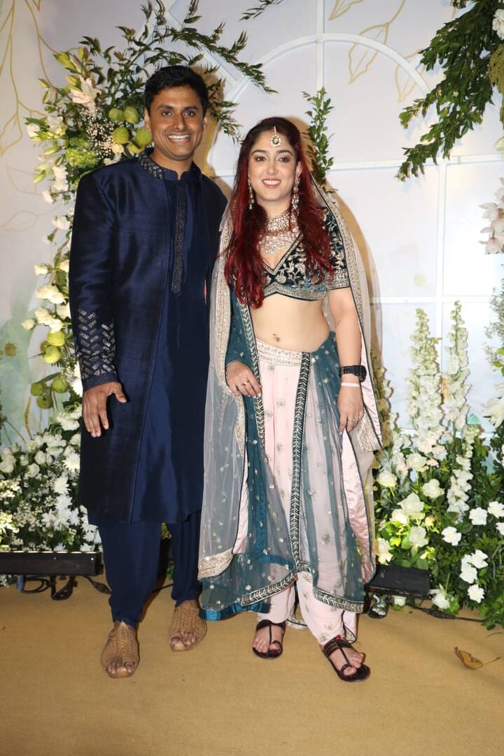 ৩ জানুয়ারি ২০২৪। সাত পাকে বাঁধা পড়লেন আমির কন্যা ইরা খান ও নূপুর শিখর। কে এই নূপুর? চিনে নেওয়া যাক। ছবি: নিজস্ব