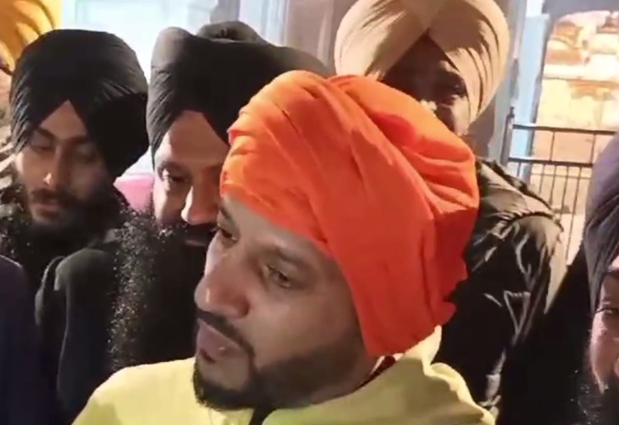 Singer Jazzy B: ਸੱਚਖੰਡ ਸ੍ਰੀ ਹਰਿਮੰਦਰ ਸਾਹਿਬ ਨਤਮਸਤਕ ਹੋਏ ਪੰਜਾਬੀ ਗਾਇਕ Jazzy B, ਸੰਗਤਾਂ ਨੂੰ ਕੀਤੀ ਇਹ ਅਪੀਲ