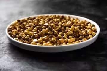 Chana Benefits: શેકેલા ચણામાં કાર્બોહાઇડ્રેટ્સ, પ્રોટીન, ચરબી, ફાઇબર, કેલ્શિયમ, આયર્ન અને અન્ય વિટામિન્સ હોય છે. આ જ કારણ છે કે તેના નિયમિત સેવનથી બ્લડ શુગર અને ડાયાબિટીસ કંટ્રોલમાં રહે છે.