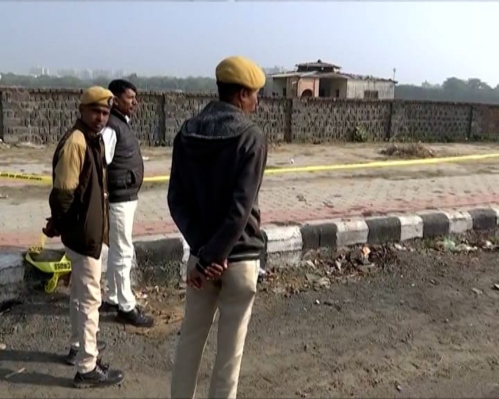 Firing in Gandhinagar Adalaj in connection with money laundering, one person injured Crime News: અડાલજમાં પૈસાની લેવડ દેવડ મામલે ફાયરિંગ, એક શખ્સના પગમાં ગોળી વાગતાં ઇજાગ્રસ્ત