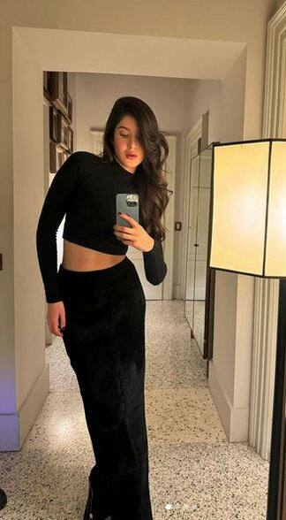 ਸ਼ਨਾਇਆ ਕਪੂਰ ਨੇ ਆਲ ਬਲੈਕ ਲੁੱਕ 'ਚ ਲਾਇਆ ਹੌਟਨੈੱਸ ਦਾ ਤੜਕਾ