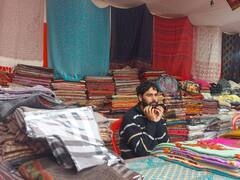 In Pics: वाराणसी में खादी के सामान को लेकर दिखा जबरदस्त क्रेज, मेले में हुई 5 करोड़ की ख़रीददारी, देखें- तस्वीरें