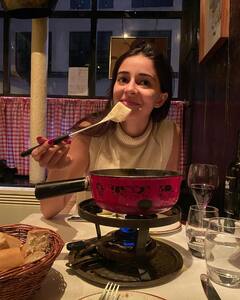 Ananya Panday Pics: अनन्या पांडे ने फैंस को दिखाई लंदन वेकेशन की झलक, लोग बोले- 'आदित्य रॉय कपूर अच्छी फोटोग्राफी'