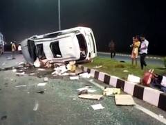 आंध्र प्रदेश: नेल्लोर में भीषण सड़क हादसा, लॉरी से टकराकर पलटी कार, MLC पर्वतारेड्डी चंद्रशेखर समेत दो लोग घायल, एक की मौत