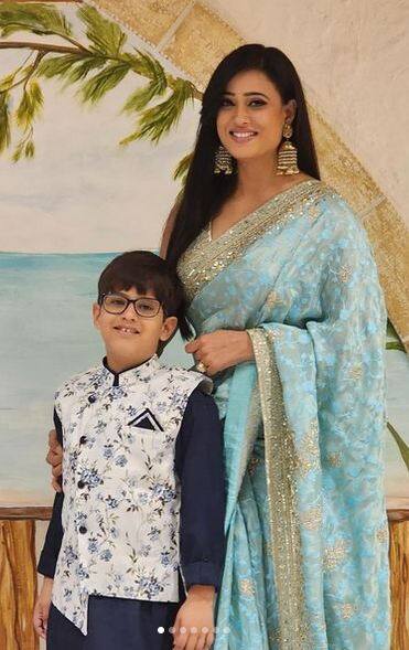 ਇਨ੍ਹਾਂ ਤਸਵੀਰਾਂ 'ਚ ਸ਼ਵੇਤਾ ਤਿਵਾਰੀ ਦਾ ਦੇਸੀ ਅਵਤਾਰ ਦੇਖ ਕੇ ਪ੍ਰਸ਼ੰਸਕ ਉਸ ਦੀ ਤਾਰੀਫ ਕਰਦੇ ਨਹੀਂ ਥੱਕ ਰਹੇ, ਤੁਸੀਂ ਵੀ ਦੇਖੋ ਅਦਾਕਾਰਾ ਦੀਆਂ ਖੂਬਸੂਰਤ ਤਸਵੀਰਾਂ।