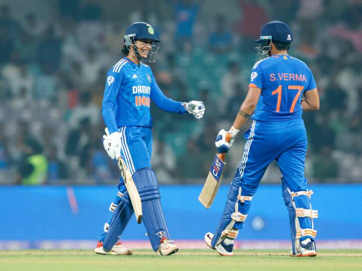 INDW vs AUSW 1st T20I Full Highlights Indian cricket Team defeat Australia by 9 wickets In Navi Mumbai Smriti and Shafali INDW vs AUSW: पहले टी20 में भारत की धमाकेदार जीत, ऑस्ट्रेलिया को 9 विकेट से रौंदा; तितास साधु के बाद शेफाली-मंधाना चमके
