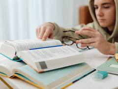 Board Exam Tips: बोर्ड एग्जाम की तैयारी के समय फॉलो करें ये टिप्स, आएंगे बढ़िया मार्क्स