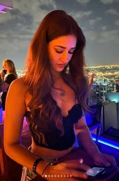 Mouni Roy: ਦਿਸ਼ਾ ਪਟਾਨੀ ਨਾਲ ਮਸਤੀ ਕਰਦੇ ਹੋਏ ਮੌਨੀ ਰਾਏ ਨੇ ਸ਼ੇਅਰ ਕੀਤੀਆਂ ਹੌਟ ਤਸਵੀਰਾਂ, ਦੇਖੋ ਫੋਟੋਆਂ