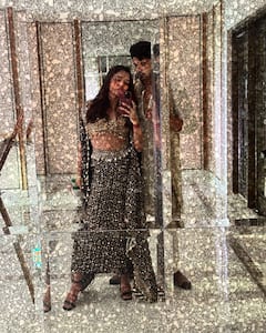 Tejasswi-Karan Pics: दोस्त के संगीत में बॉयफ्रेंड करण कुंद्रा की बाहों में झूमती दिखीं तेजस्वी प्रकाश, वायरल हुईं कपल की रोमांटिक तस्वीरें