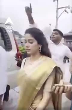 तिरुमाला के श्री वेंकटेश्वर स्वामी मंदिर में जान्हवी कपूर | #shorts