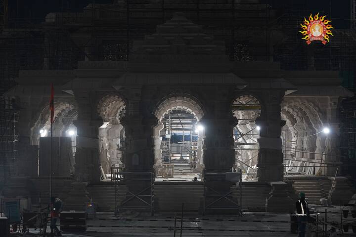 22 जनवरी को राम भक्तों का लंबा इंतजार खत्म हो जाएगा. अयोध्या में राममला की प्राण प्रतिष्ठा समारोह को धूमधान से मनाने की तैयारी चल रही है. प्रधानमंत्री नरेंद्र मोदी राम मंदिर प्राण प्रतिष्ठा के यजमान होंगे.