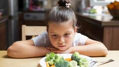 मुलं नीट जेवत नाहीत? अन्न चवीने खात नाहीत? यामागची कारणं आणि उपाय जाणून घ्या