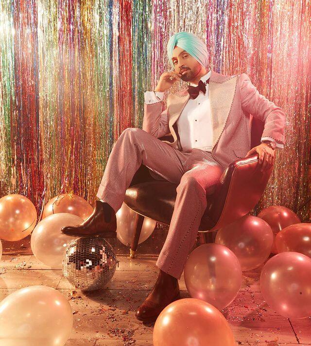 मैजिक ब्रिक्स और हाउसिंग डॉट कॉम के मुताबिक, लुधियाना और मुंबई में भी दिलजीत दोसांझ की प्रॉपर्टी है. मुंबई के खार में उनका 3बीएचके अपार्टमेंट है, जिसकी कीमत 10 से 12 करोड़ है. सिंगर के होम टाउन लुधियाना में भी उनका शानदार बंगला है.