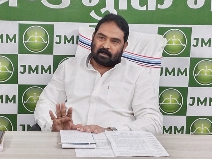 Gandey Assembly Constituency JMM leader Vinod Pandey demanded by election  After Sarfaraz Ahmed resigned as MLA | Jharkhand Politics: JMM नेता विनोद  पांडेय ने की गांडेय सीट पर उपचुनाव की मांग, सरफराज