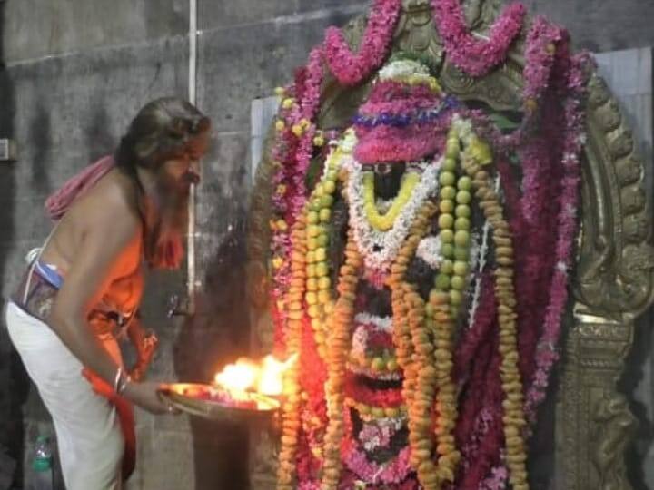 Karur Kalyana Pasupadeeswarar temple  Kala Bhairava  special Abhishekam  - TNN மார்கழி மாத தேய்பிறை அஷ்டமி; கல்யாண பசுபதீஸ்வரர் ஆலய  கால பைரவருக்கு சிறப்பு அபிஷேகம்