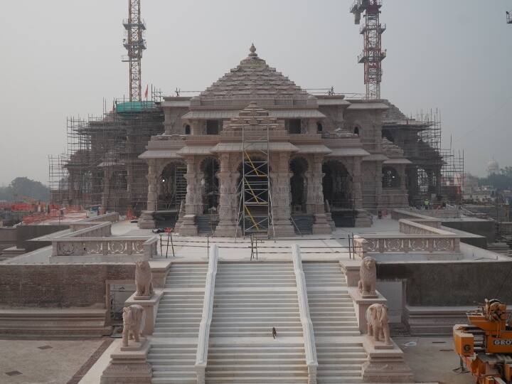 चंपत राय ने कहा तीन मूर्तिकारो ने तीन अलग-अलग पत्थरों पर मूर्ति बनाई उसमें से एक मूर्ति को प्रभु प्रेरणा से स्वीकार कर लिया गया है.