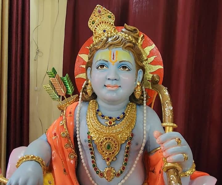 Ramlala Pran Pratishtha: अयोध्या में बन रहे राम मंदिर के गर्भगृह में भगवान राम की कौन प्रतिमा स्थापित की जाएगी. इसका फ़ैसला हो गया है. ट्रस्ट के मुताबिक गर्भगृह में श्यामल मूर्ति विराजमान होगी.