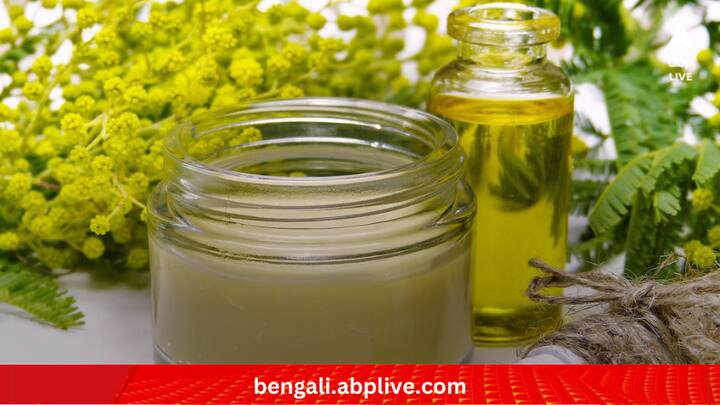 এসপিএফ ৩০ সানস্ক্রিন: সূর্যরশ্মির হাত থেকে এবার ত্বককে না বাঁচালেই নয়। সূর্যের আলোর ক্ষতিকর ইউ রশ্মি বলিরেখার অন্যতম কারণ। এর থেকে ত্বককে বাঁচাতে এসপিএফ ৩০ সানস্ক্রিন মেখে তবেই বেরোন।