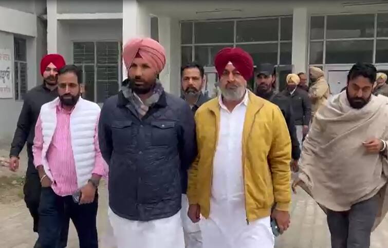 Akali Dal leader Hardeep Singh Dimpy Dhillon apologized from amarinder raja warring in defamation case Raja warring: ਅਕਾਲੀ ਆਗੂ ਹਰਦੀਪ ਸਿੰਘ ਡਿੰਪੀ ਢਿਲੋਂ ਨੇ ਮਾਨਹਾਣੀ ਮਾਮਲੇ 'ਚ ਰਾਜਾ ਵੜਿੰਗ ਤੋਂ ਮੰਗੀ ਮੁਆਫ਼ੀ